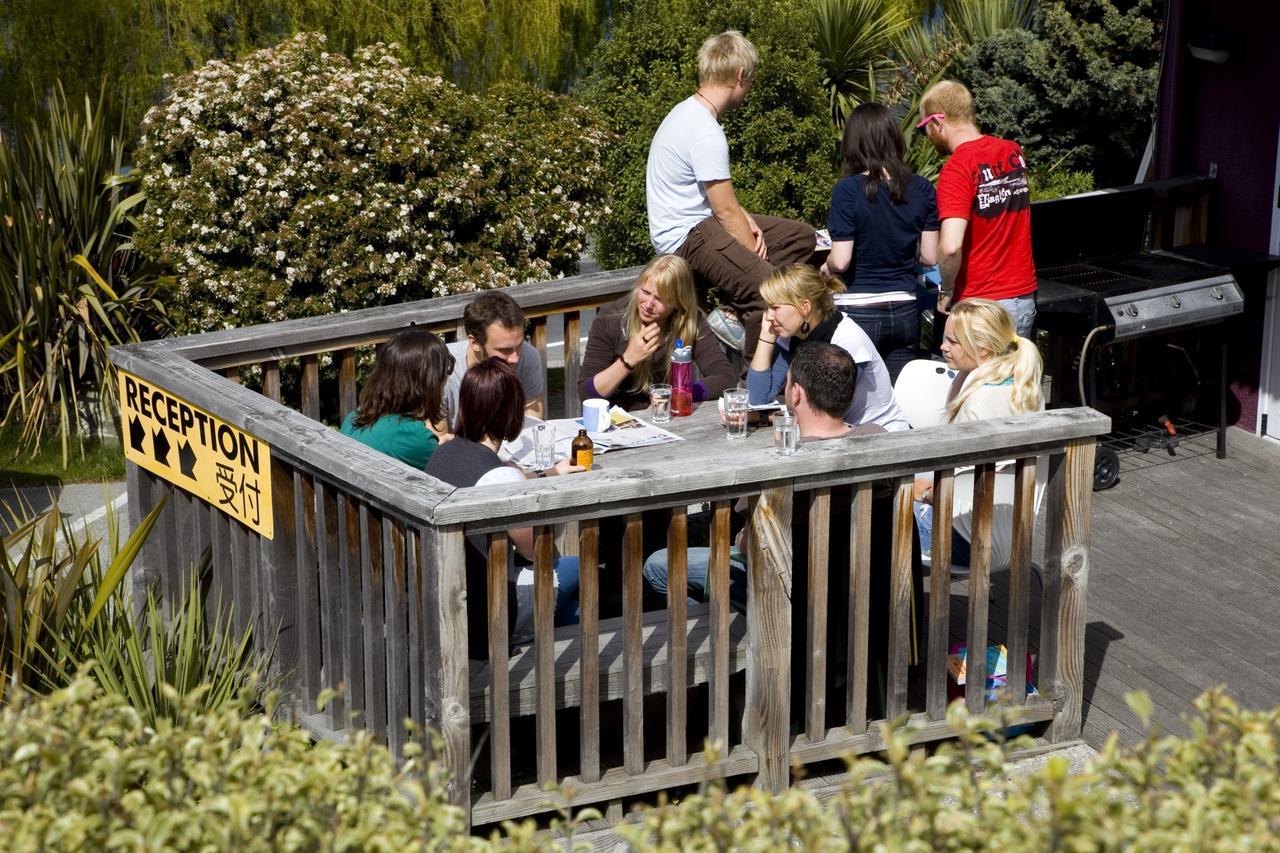 Bumbles Backpackers Hostel Queenstown Exterior photo