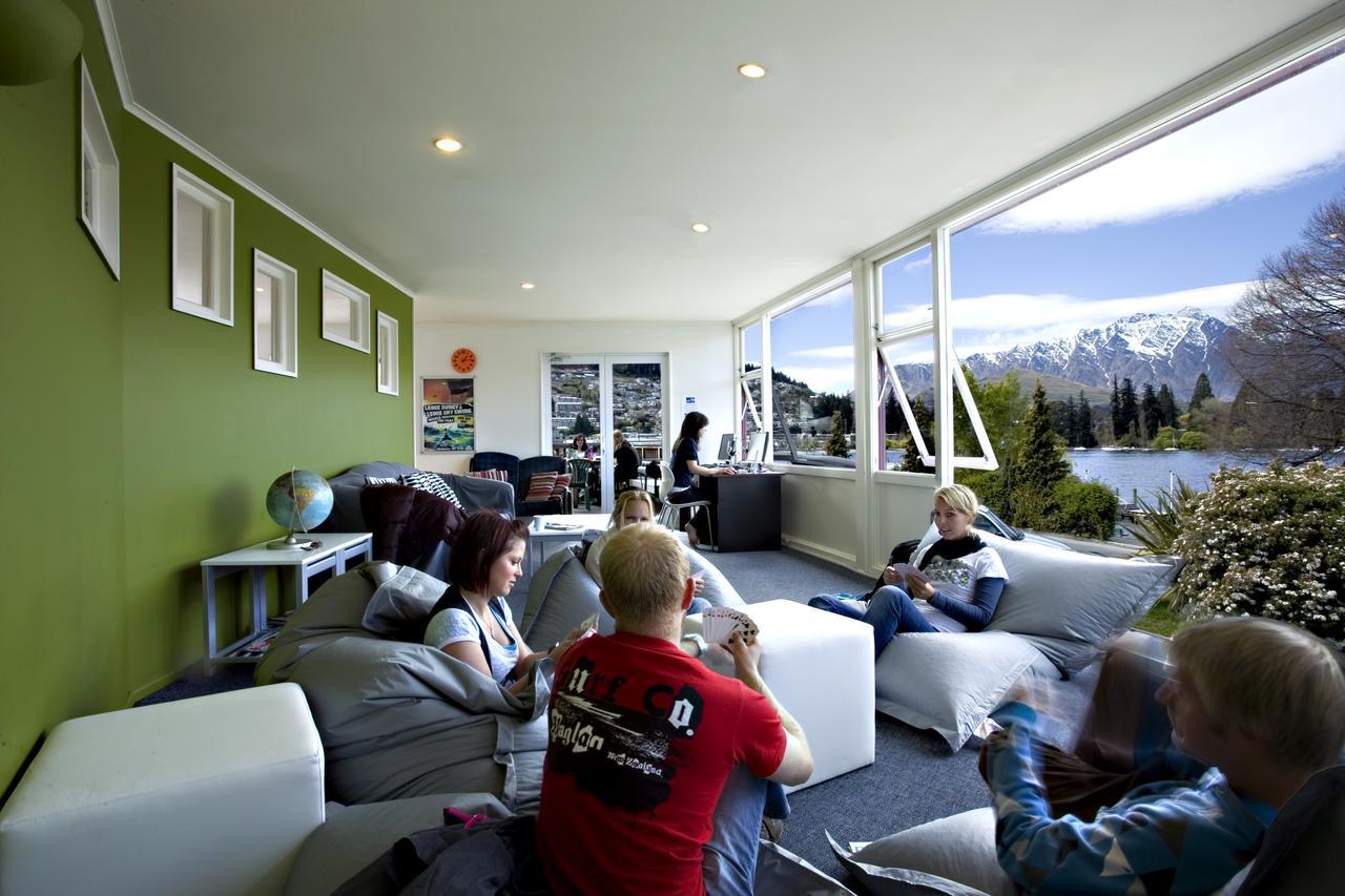 Bumbles Backpackers Hostel Queenstown Exterior photo