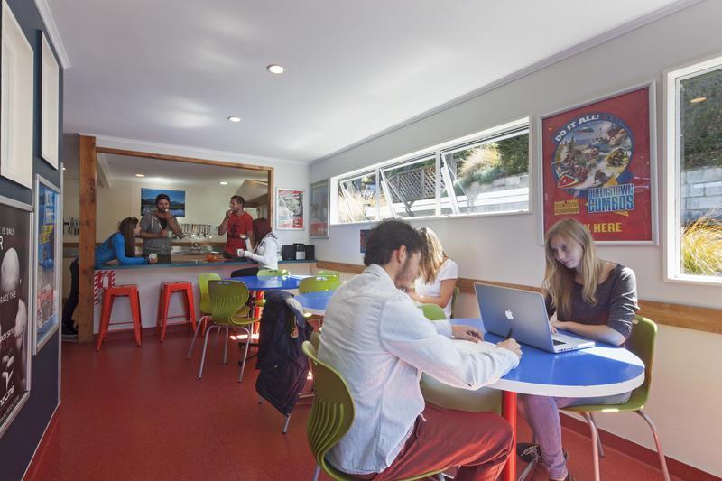Bumbles Backpackers Hostel Queenstown Exterior photo